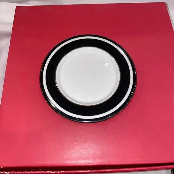 (3 Place Settings) Kate Spade New York Parker Place 5 Piece China Place Serving - Picture 8 of 16